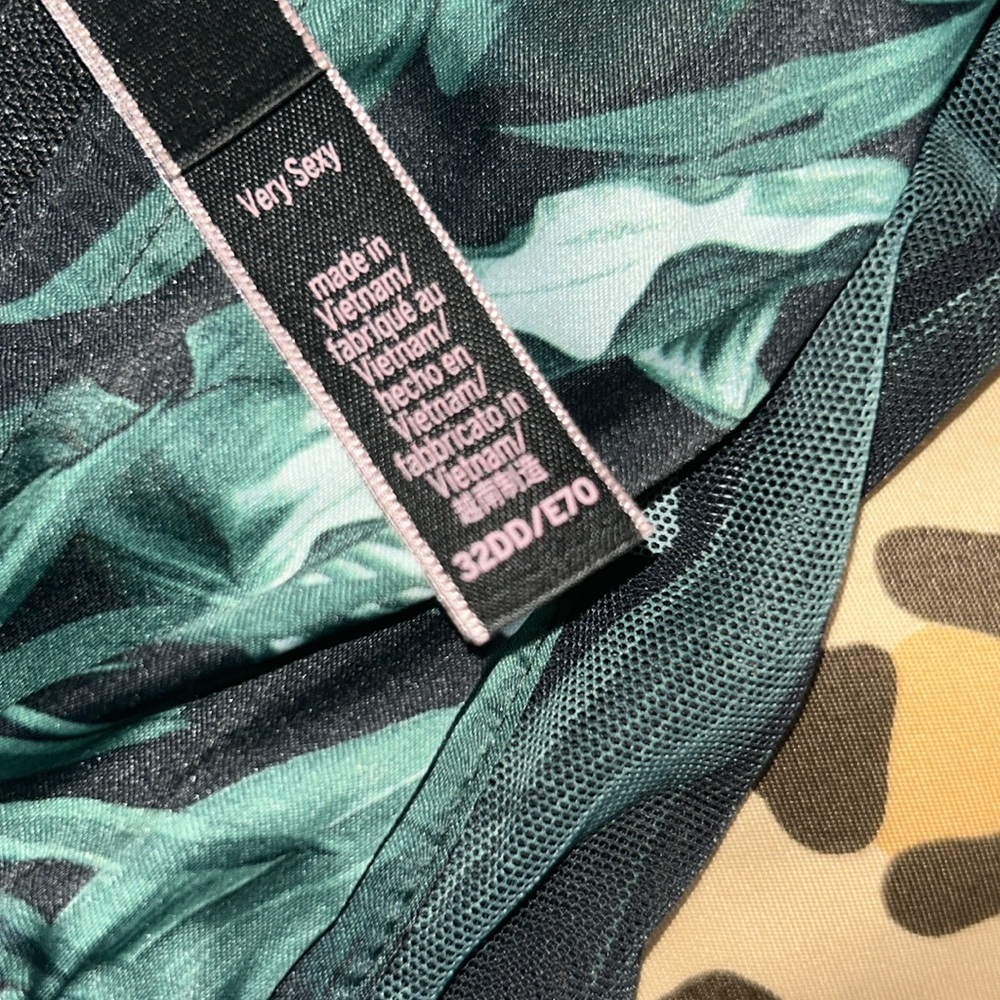 RARE Victoria's Secret Very Sexy Satin‎ Palm Leaf Shine Strap Bustier Bra 32DD - Picture 16 of 17
